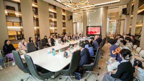 跨邦互换启新篇，共探产学研新蹊径